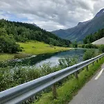 Timber Eresfjord Med Bat Til Leie *