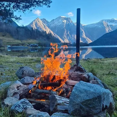 Timber Eresfjord Med Bat Til Leie 펜션