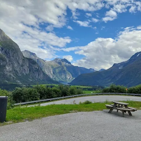 Timber Eresfjord Med Bat Til Leie Øverås
