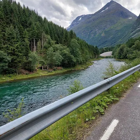 Timber Eresfjord Med Bat Til Leie * Overas