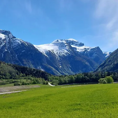 Timber Eresfjord Med Bat Til Leie