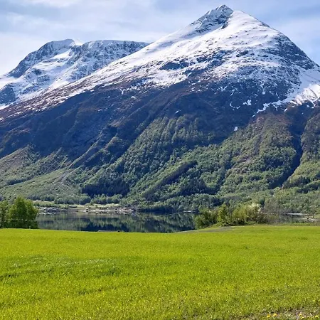 Timber Eresfjord Med Bat Til Leie 펜션