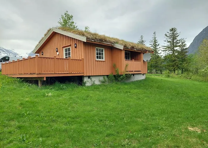 Semesterbostad Timber Eresfjord Med Bat Til Leie *